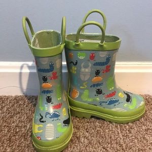 Kids rain boots with Bugs and critters